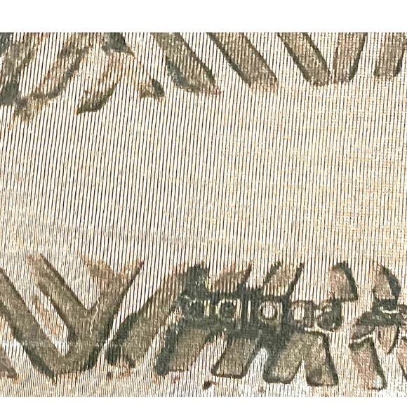 Elevate Your Wardrobe: 100% Silk Tan Top Street Chic NYC Manhole Size L - Picture 2 of 4